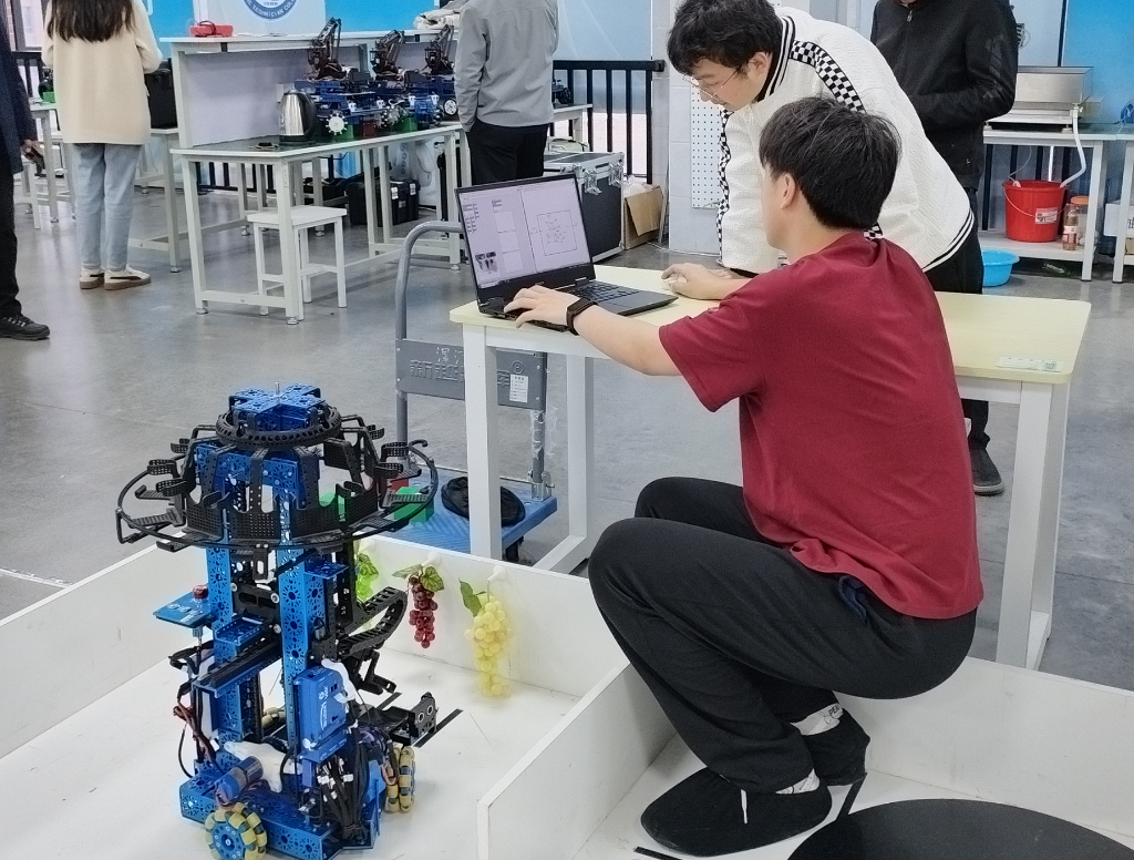 机器人、电子隐微镜等成热面专业——河北省技师教院睹闻