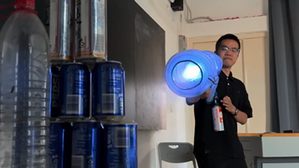 物理老师夏振东的“魔法课堂”