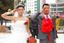 三尺岗台上的特殊婚礼