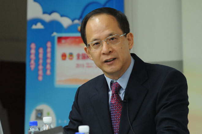 嘉宾李潮东在访谈中