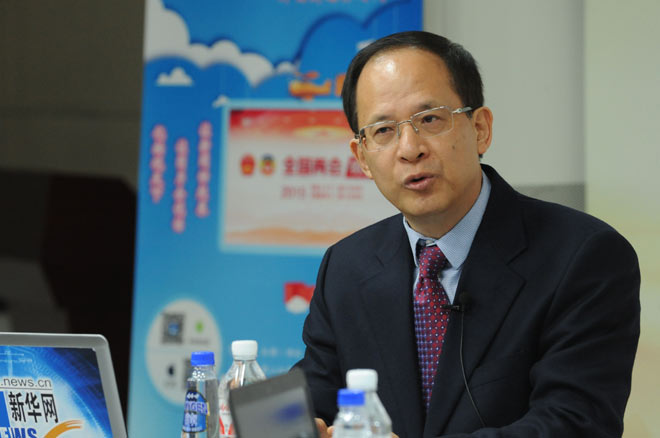 李潮东解答主持人问题