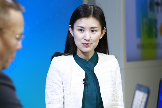 新华会客厅主持人