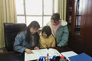 魏航英：用心教学 用爱带班 用情管理