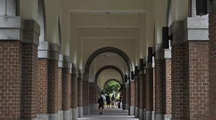 赴台逛校园 走进台湾第一学府台湾大学