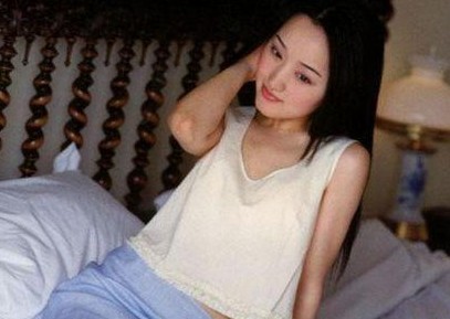杨钰莹19年前红楼绝版照
