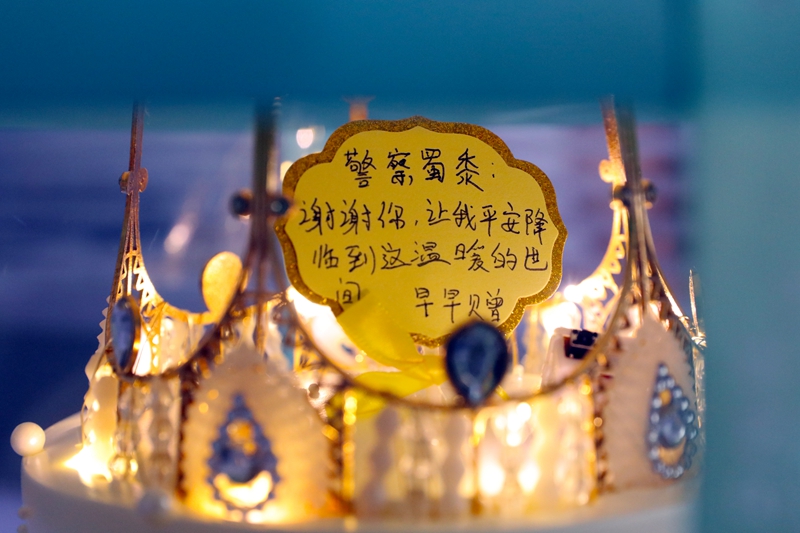 小男孩第一个生日到警营里过？背后的故事如此暖心！