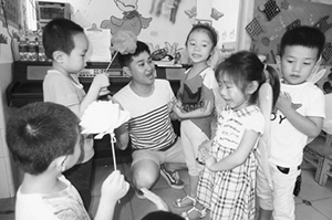 福建全省幼儿园男教师不到100名 十分稀缺 图