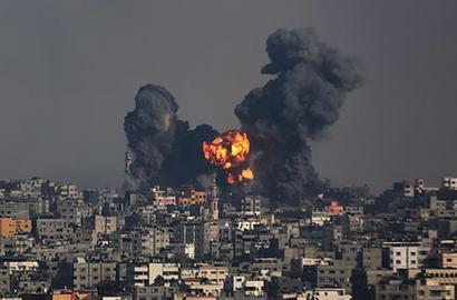 以军继续对加沙地带进行空袭 现场浓烟滚滚